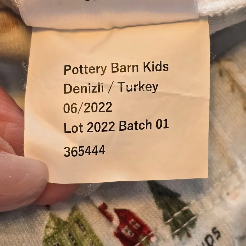 Pottery Barn Big Kids Two Piece Christmas Holiday Pajama Set Large North Pole